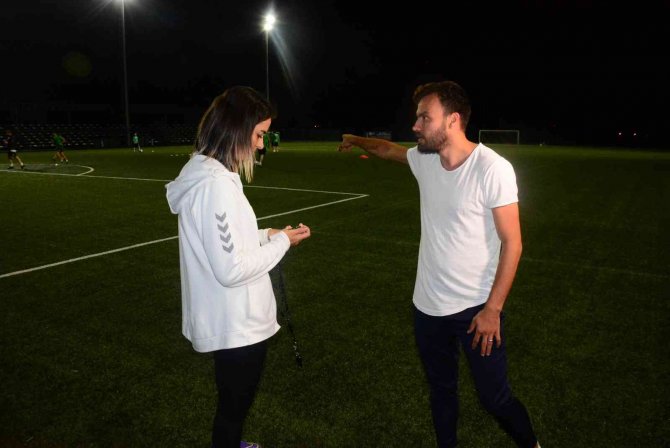 Futbolda Bir İlk: Evli Çift Beraber Takım Yönetiyor