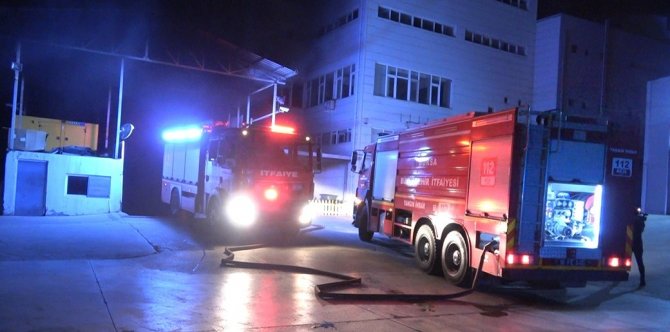 Lüks Araç Firmasının Bakım Merkezinde Yangın Paniği