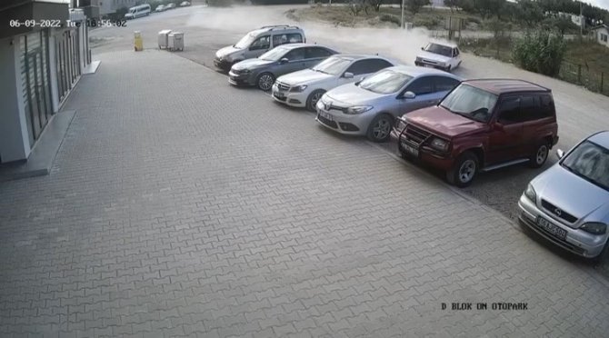 Kadın Şoför Tofaş’la Yanlayarak Kaza Yapınca, Direksiyona Erkek Şoför Geçerek Kaçtılar