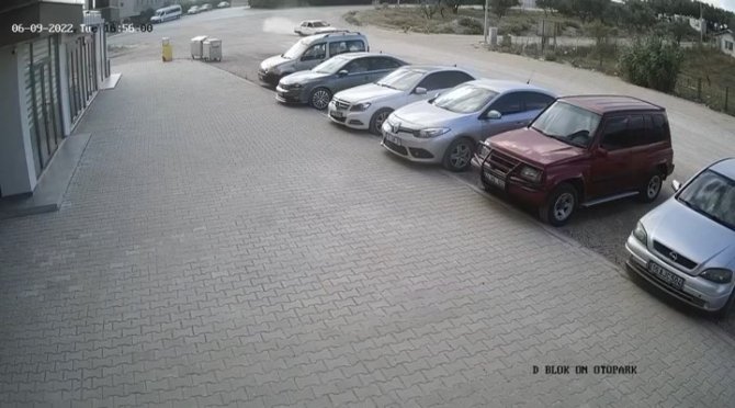 Kadın Şoför Tofaş’la Yanlayarak Kaza Yapınca, Direksiyona Erkek Şoför Geçerek Kaçtılar