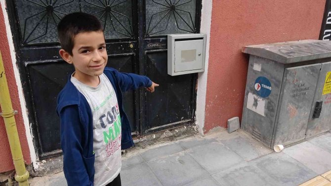 Küçük Çocuğun Bisiklet Çalma Anı Kamerada
