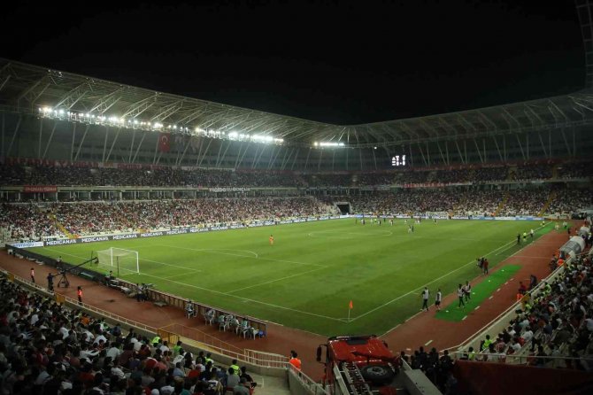 Sivasspor’a 31 Bin Euro Para Cezası!