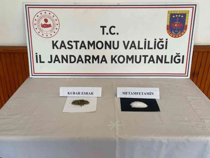 Önce İç Çamaşırda, Sonra Ekmek Arasında, Şimdi De Aracın Tamponunda Uyuşturucuyla Yakalandı