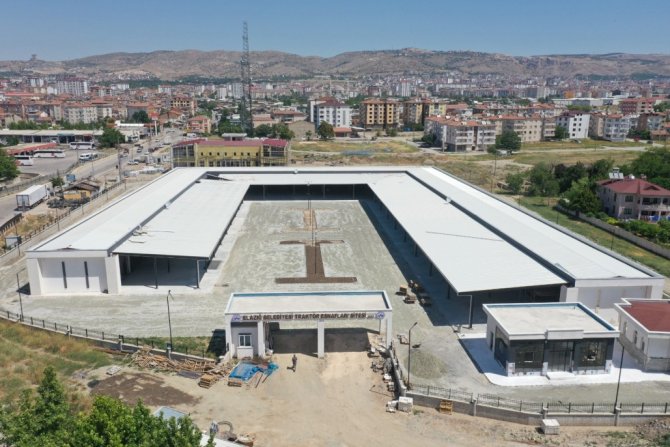 Traktör Esnafı Sitesinde Çalışmalar Tamamlanmak Üzere