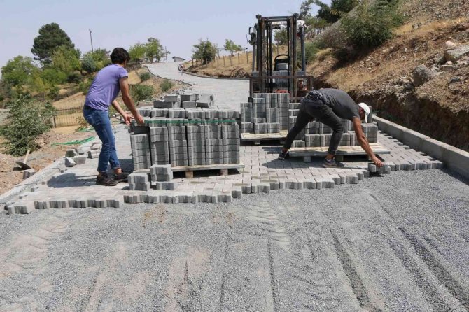Palu’da Asfalt Bakım Onarım Ve Yol Genişletme Çalışmaları