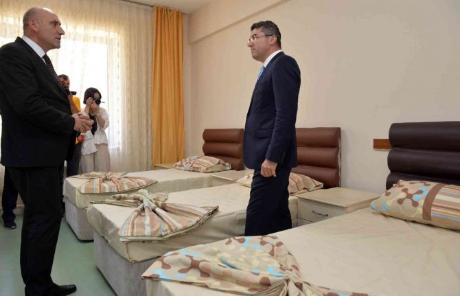 Vali Okay Memiş Öğrenci Yurtlarını Denetledi