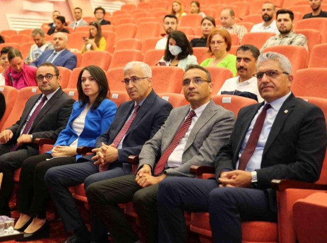 Esogü’de ’2023 Vizyonunda Üniversitelerin Merkezi Araştırma Laboratuvarları Çalıştayı’ Başladı