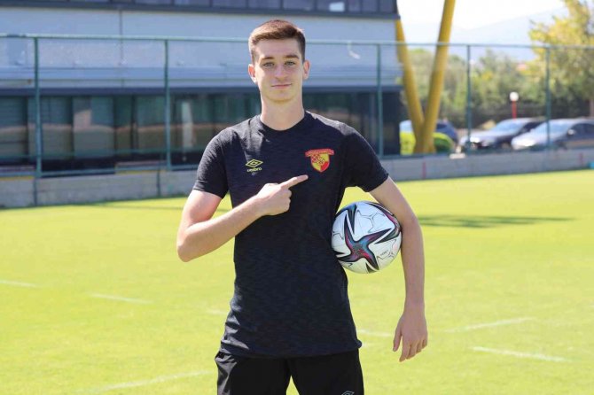 Göztepe, Berkay Atay’ı Transfer Etti