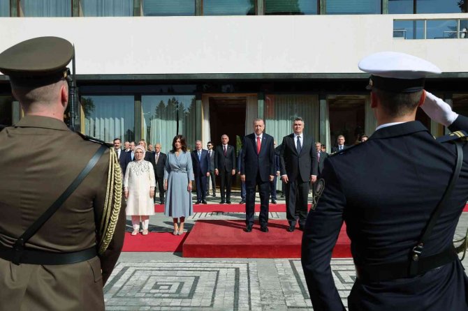 Cumhurbaşkanı Erdoğan, Hırvatistan’ta Resmi Törenle Karşılandı