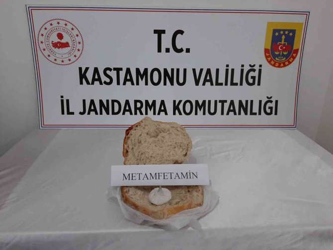 Önce İç Çamaşırda, Sonra Ekmek Arasında, Şimdi De Aracın Tamponunda Uyuşturucuyla Yakalandı