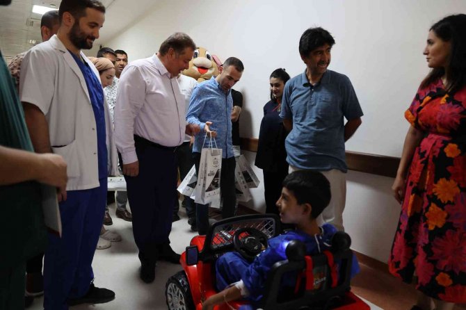 Kilis’te Yetim Çocuklar Sünnet Oldu