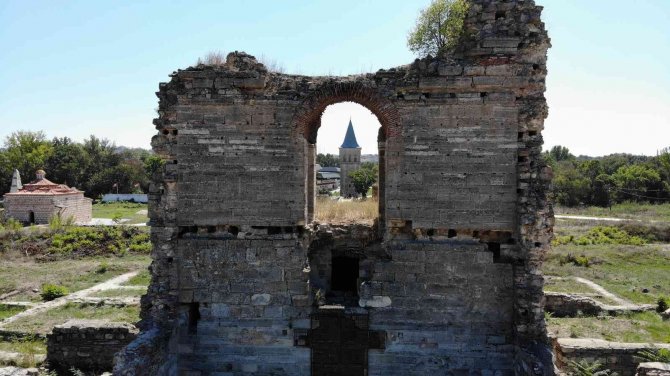 Edirne Saray Kazılarında Balkan Savaşı’ndan Kalma Patlamamış Top Mermisi Buldu