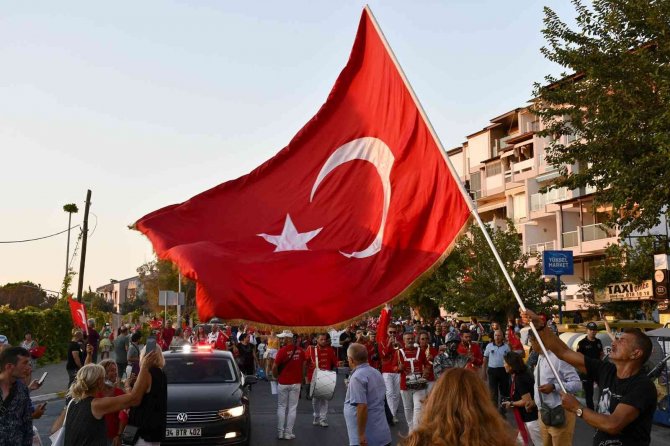 Kuşadası’nın 100’üncü Kurtuluş Yıl Dönümü Coşkuyla Kutlandı