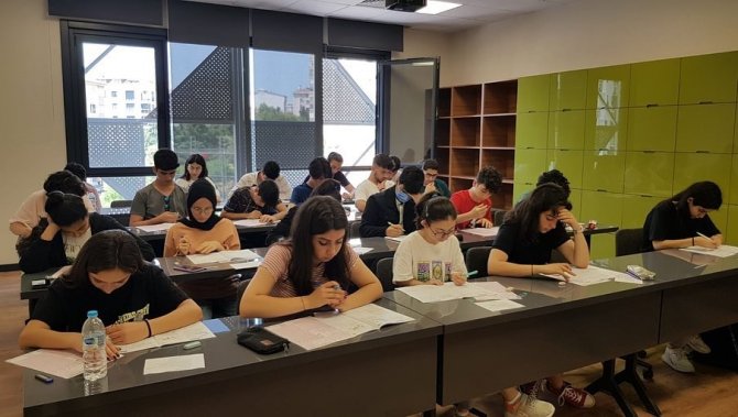 Maltepe Belediyesi, Yks Kurslarında Yüzde 84 Başarı Yakaladı