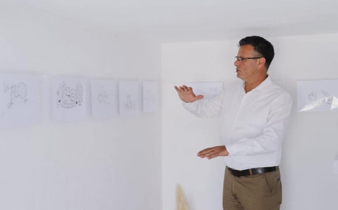 Başkan Öküzcüoğlu, Sarıgöllü Karikatüristin Sergini Gezdi