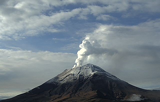 Meksika’daki Popocatepetl Yanardağı’nda Son 8 Günde Üçüncü Patlama