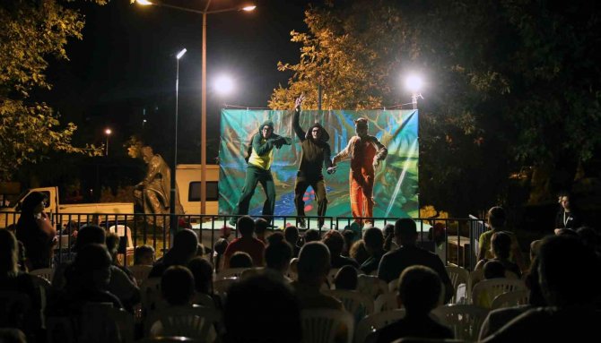 ‘Neşeli Orman ‘ Çocukları Eğlendirdi