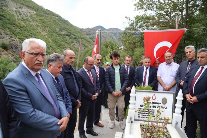 İ̇lksan’dan Şehit Öğretmen Necmettin Yılmaz’ın Kabrine Ziyaret