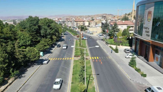 Yaya Geçidi Çizgileri Yenileniyor