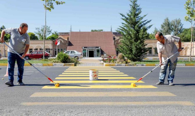 Yaya Geçidi Çizgileri Yenileniyor