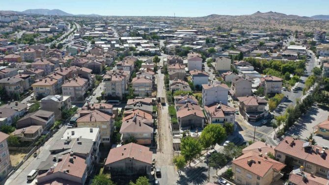 Toki̇ Konutlarında Sıcak Asfalt Serimi Başladı