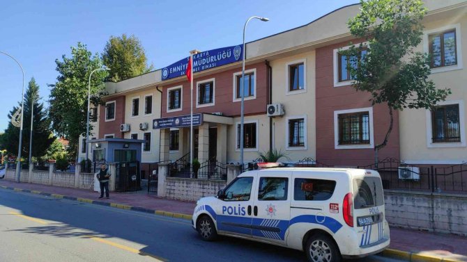 Karısını Defalarca Bıçaklayan Cani Koca Adliyeye Sevk Edildi