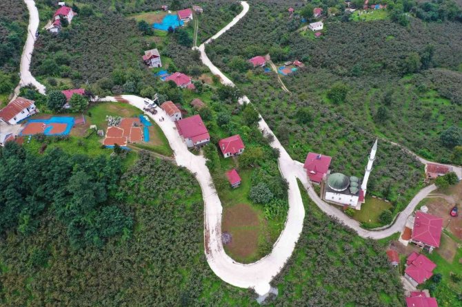 Altınordu’da Beton Yol Çalışmaları Sürüyor