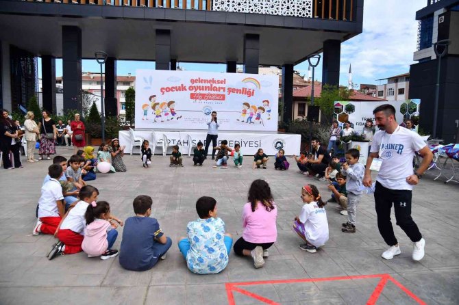 Çocuk Oyunları Şenliği’nde Doyasıya Eğlendiler