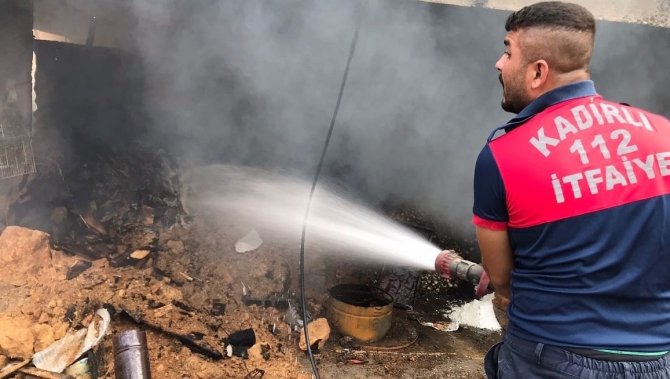 Osmaniye’de Ev Yangını Büyümeden Söndürüldü