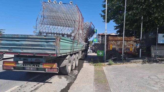 Arıza Yapan Aracın Sürücüsü Önlem Almayınca Kazaya Neden Oldu