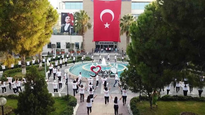 Söke’ye 100. Yıl Hediyesi “Söke Zeybeği” Oldu