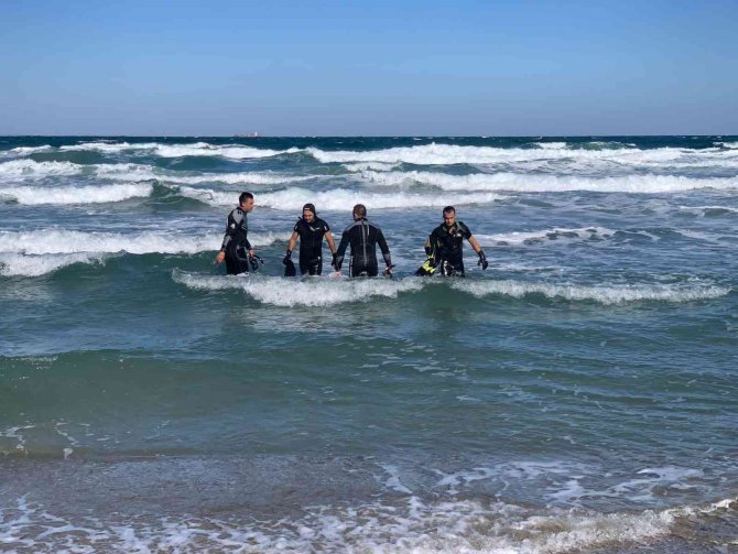 Tekirdağ’da Denize Giren 2 Kardeşten Biri Kayboldu, Diğeri Hastaneye Kaldırıldı