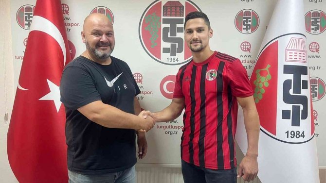 Turgutluspor Golcü Oyuncu Noyan Öz’ü Renklerine Bağladı