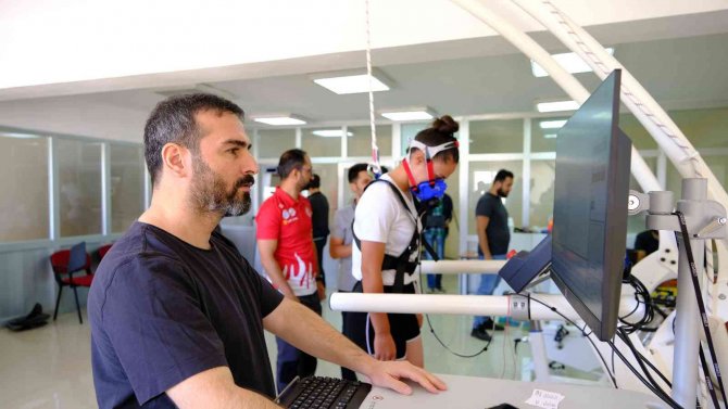 Milli Kayakçılar Sivas’ta Hazırlanıyor