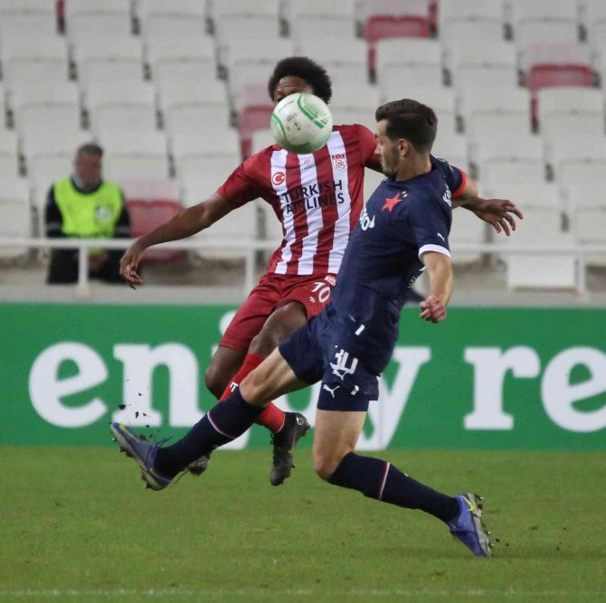 Uefa Avrupa Konferans Ligi: Sivasspor: 1 - Slavia Prag: 1 (İ̇lk Yarı)