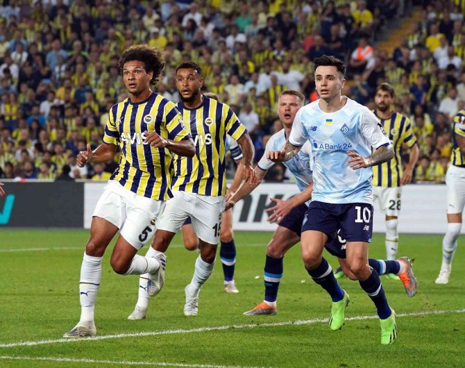 Uefa Avrupa Ligi: Fenerbahçe: 1 - Dinamo Kiev: 0 (İ̇lk Yarı)