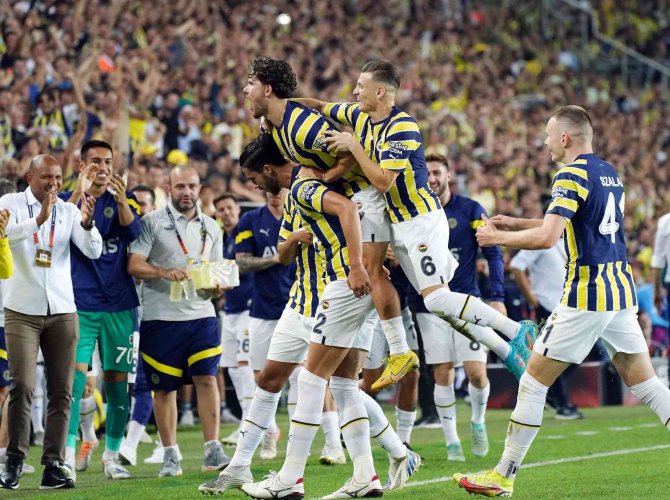 Uefa Avrupa Ligi: Fenerbahçe: 1 - Dinamo Kiev: 0 (İ̇lk Yarı)