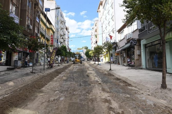 Hüseyin Pehlivan Caddesi Tepeden Tırnağa Yenileniyor