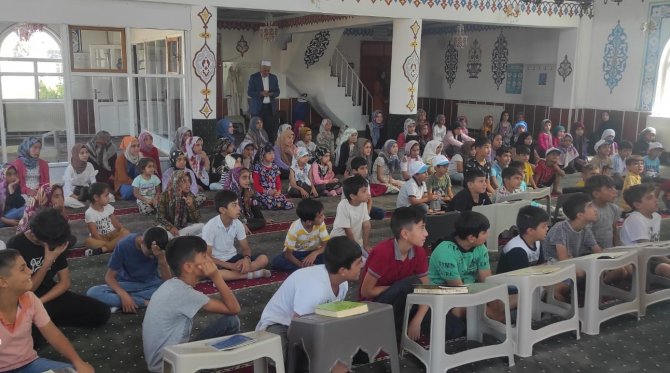 Hacivat-karagöz Oyunu Çocuklardan Büyük Beğeni Aldı