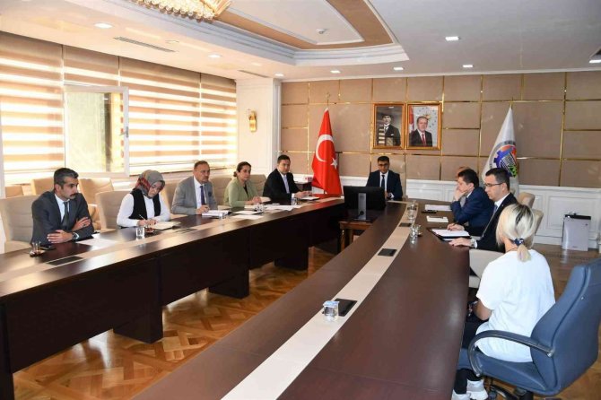 Vali Gürel, Vatandaşların Sorunlarını Dinleme Devam Ediyor