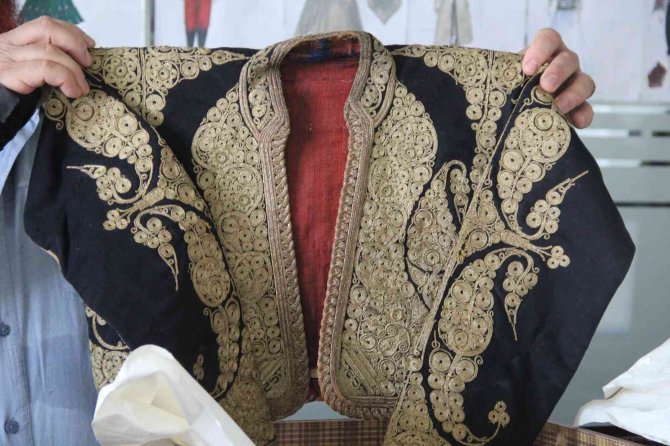 Anadolu’nun Geleneksel Kıyafetlerinden 42 Yıllık Koleksiyon Oluşturdu