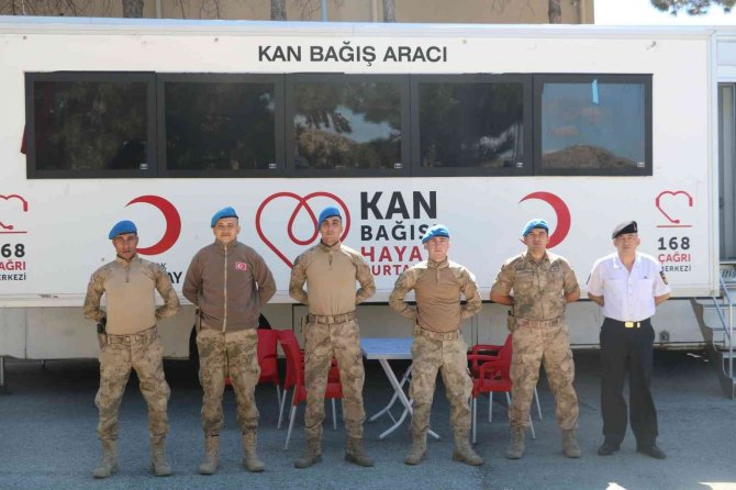 Yozgat’ta Jandarma Personeli Kan Bağışında Bulundu