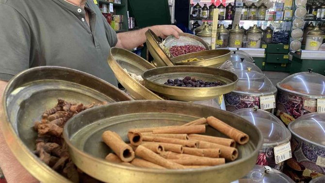 Aktarlarda Kış Hazırlığına Başladı, Bin Bir Derde Deva Kış Çayı Vatandaşları Bekliyor