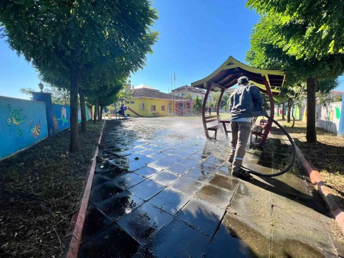 Okullar Çocuklar İçin Hazırlanıyor