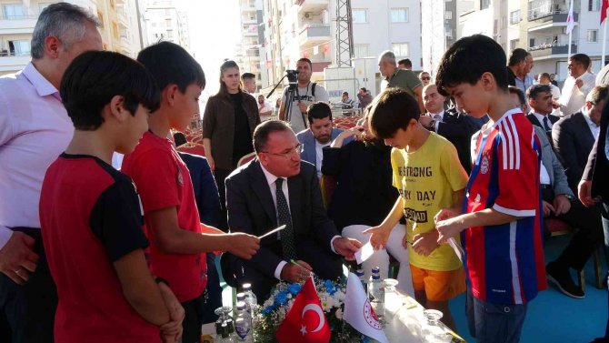 Adalet Bakanı Bozdağ: "Değil 81 Baro Herkes İmza Atsa, Kanuna Aykırı Davranmamı Kimse Bekleyemez”