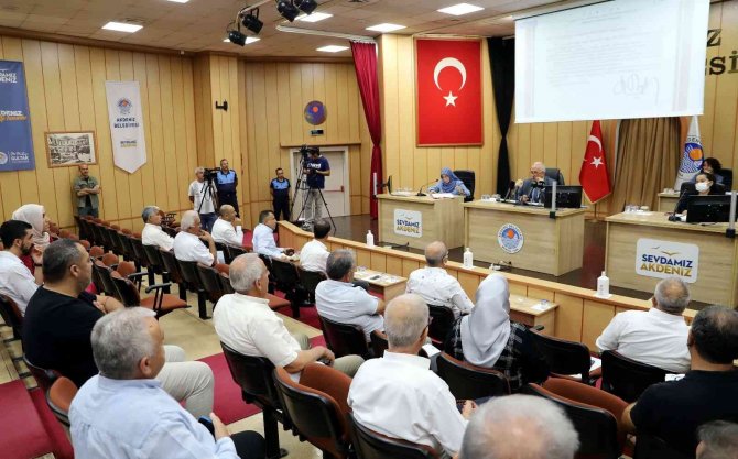 Gültak, Chp Ve Hdp’li Meclis Üyelerini Halka Şikayet Etti