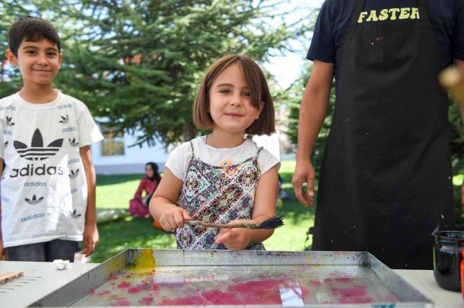 Altındağlı Minikler Ebru Yaptı