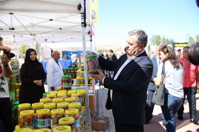 Saniyeler İçinde Turşuyu Kurdu, Çeyrek Altını Kazandı