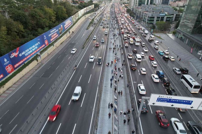 Avcılar’daki Metrobüs Kazasının Yaşandığı Bölge Dronla Görüntülendi