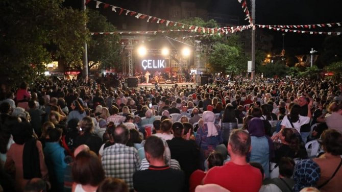 Çelik, Burhaniye’de Sevenleri İle Buluştu